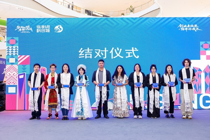 我校少数民族学生积极参与 “家在上海” 民族团结进社区活动
